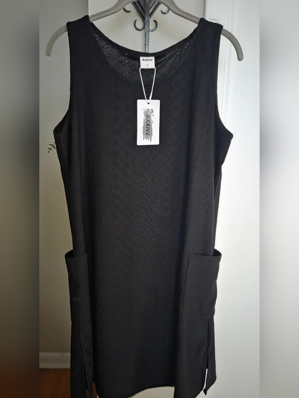 *NEW*Sleeveless Black Shift Dress/Coverup with Pockets